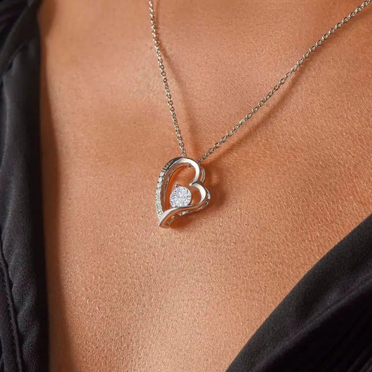 Trendy Creative Elegant Classic Heart Pendant Necklace Decorative Accessories Holiday Mother's Day Gift